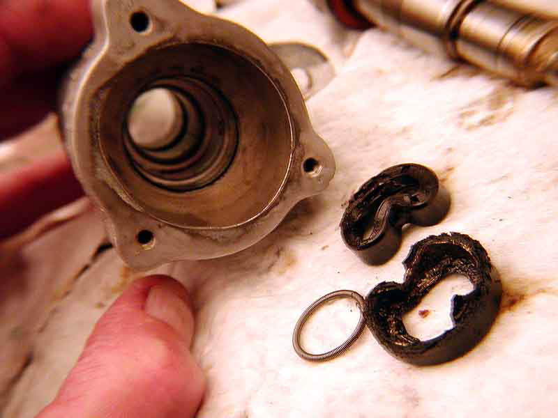 14-Pump_Seal_Removal_med