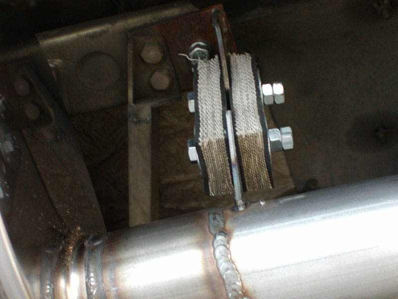 3-Magnaflow_Hanger07